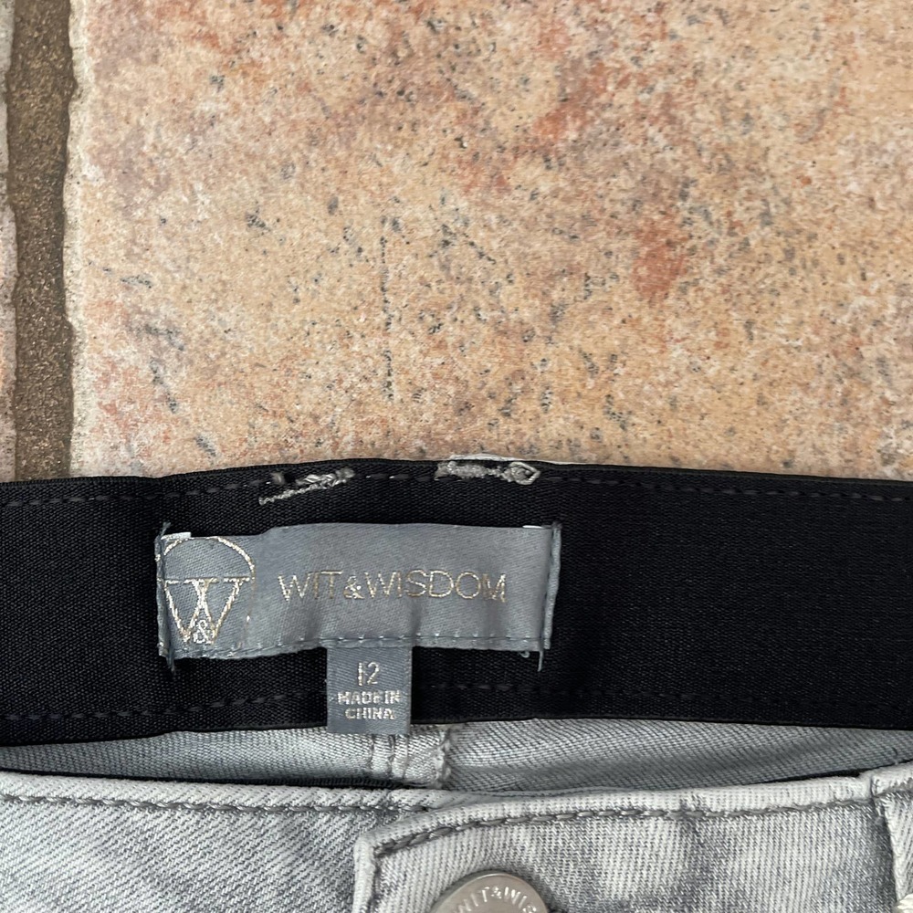 Wit & Wisdom “AB” SOLUTUON button fly Raw hem jeans - Picture 4 of 6